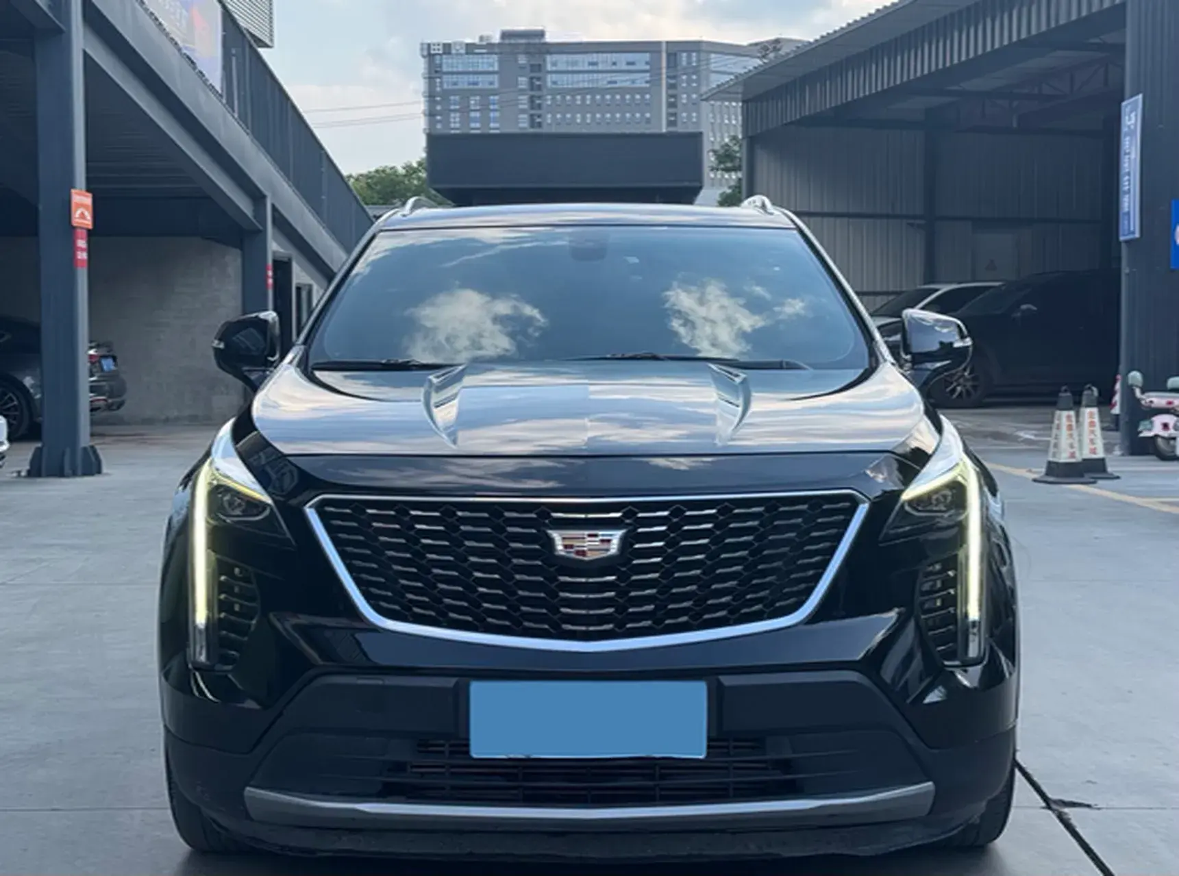 2021 CADILLAC XT4 thumbnail 2