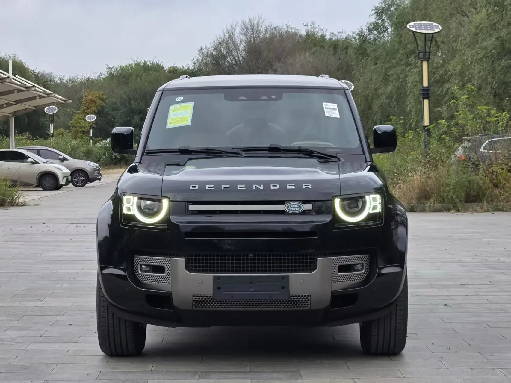 2025 LAND ROVER thumbnail 2