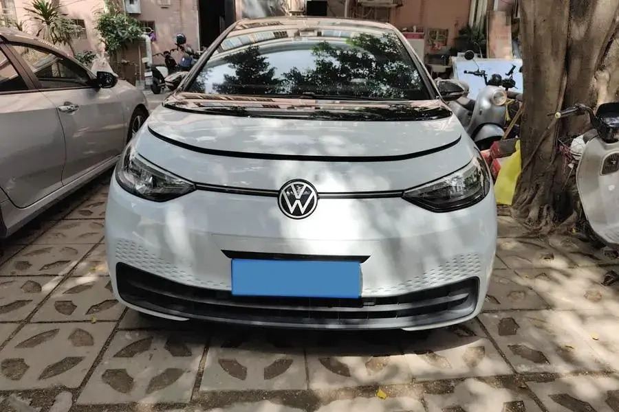 2023 VOLKSWAGEN ID.3 thumbnail 3