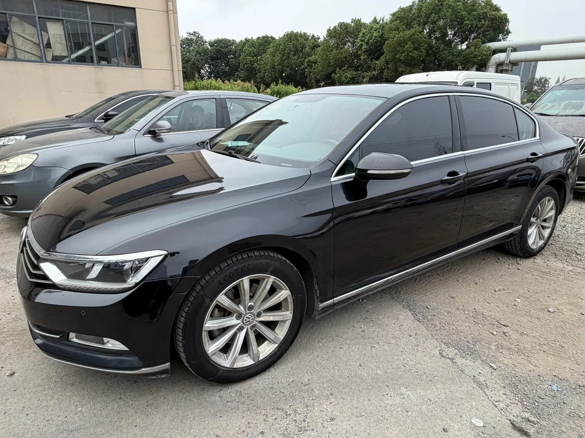 2019 VOLKSWAGEN MAGOTAN view 1