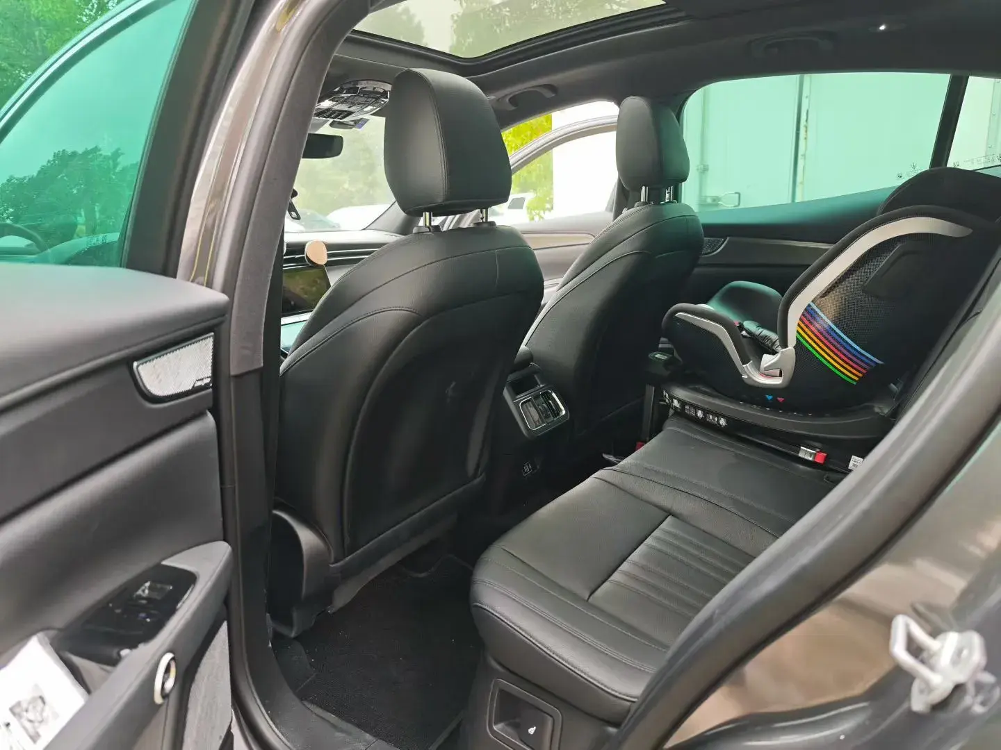 2022 MASERATI LEVANTE thumbnail 3