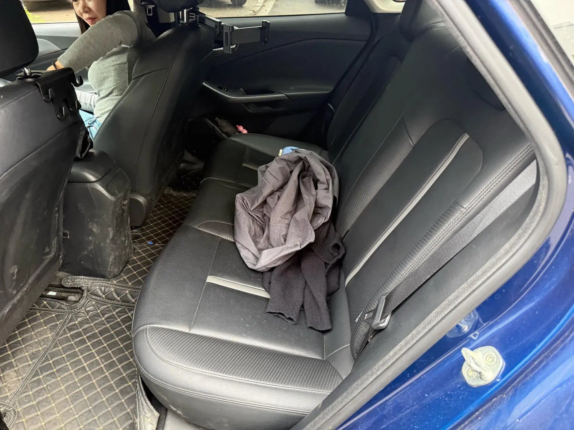 2019 HYUNDAI LA thumbnail 4