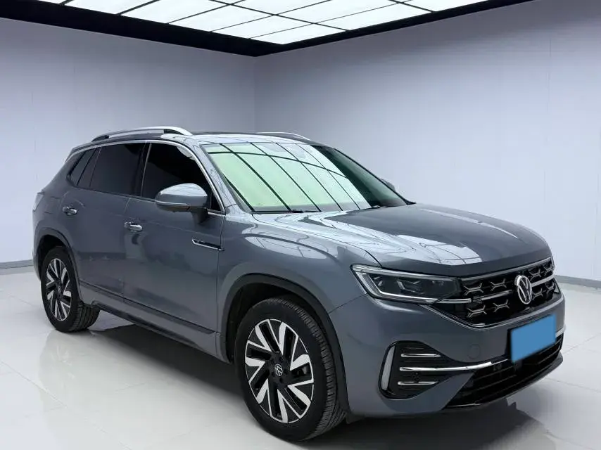 2023 VOLKSWAGEN TAYRON thumbnail 3