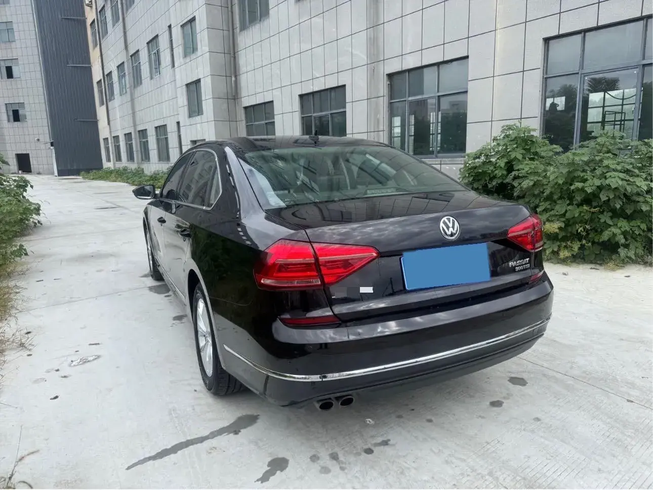 2017 VOLKSWAGEN PASSAT thumbnail 4