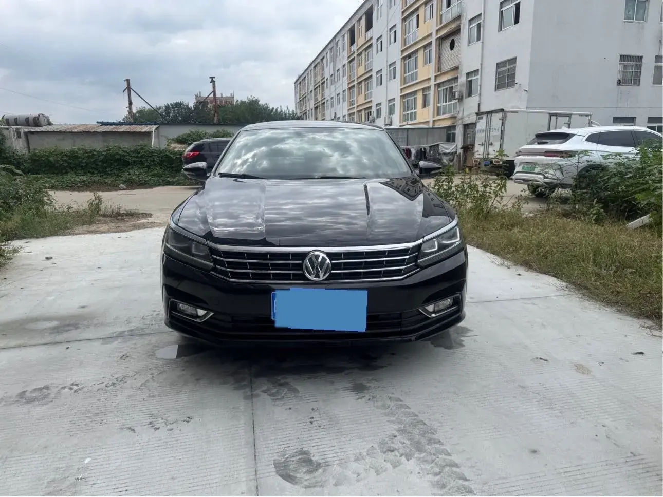 2017 VOLKSWAGEN PASSAT thumbnail 2