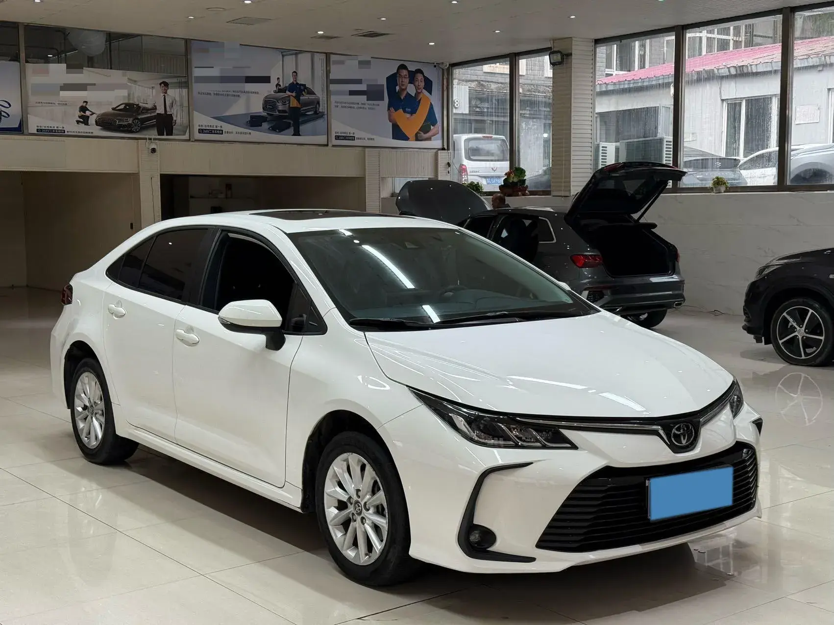 2022 TOYOTA COROLLA thumbnail 3