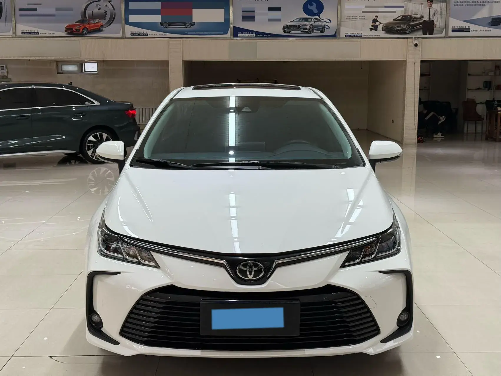 2022 TOYOTA COROLLA thumbnail 2