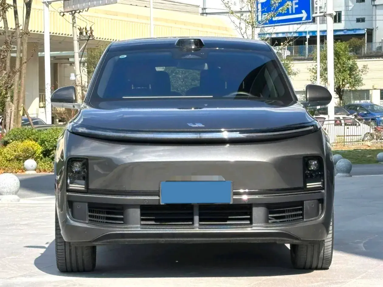 2022 LI L9 thumbnail 2