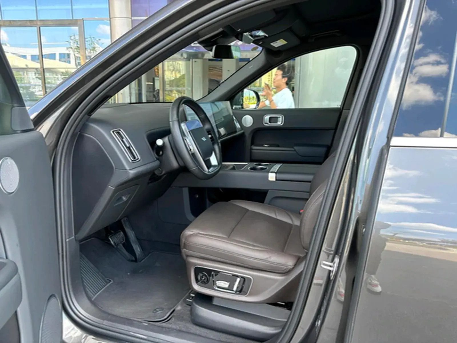 2022 LI L9 thumbnail 3