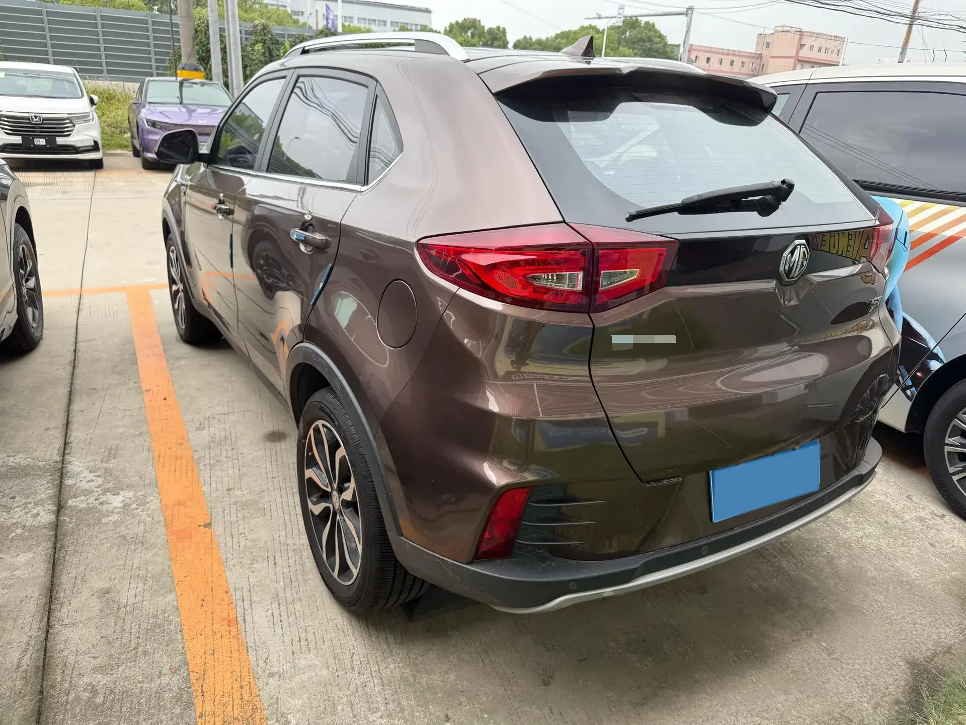 2017 MG GS thumbnail 4