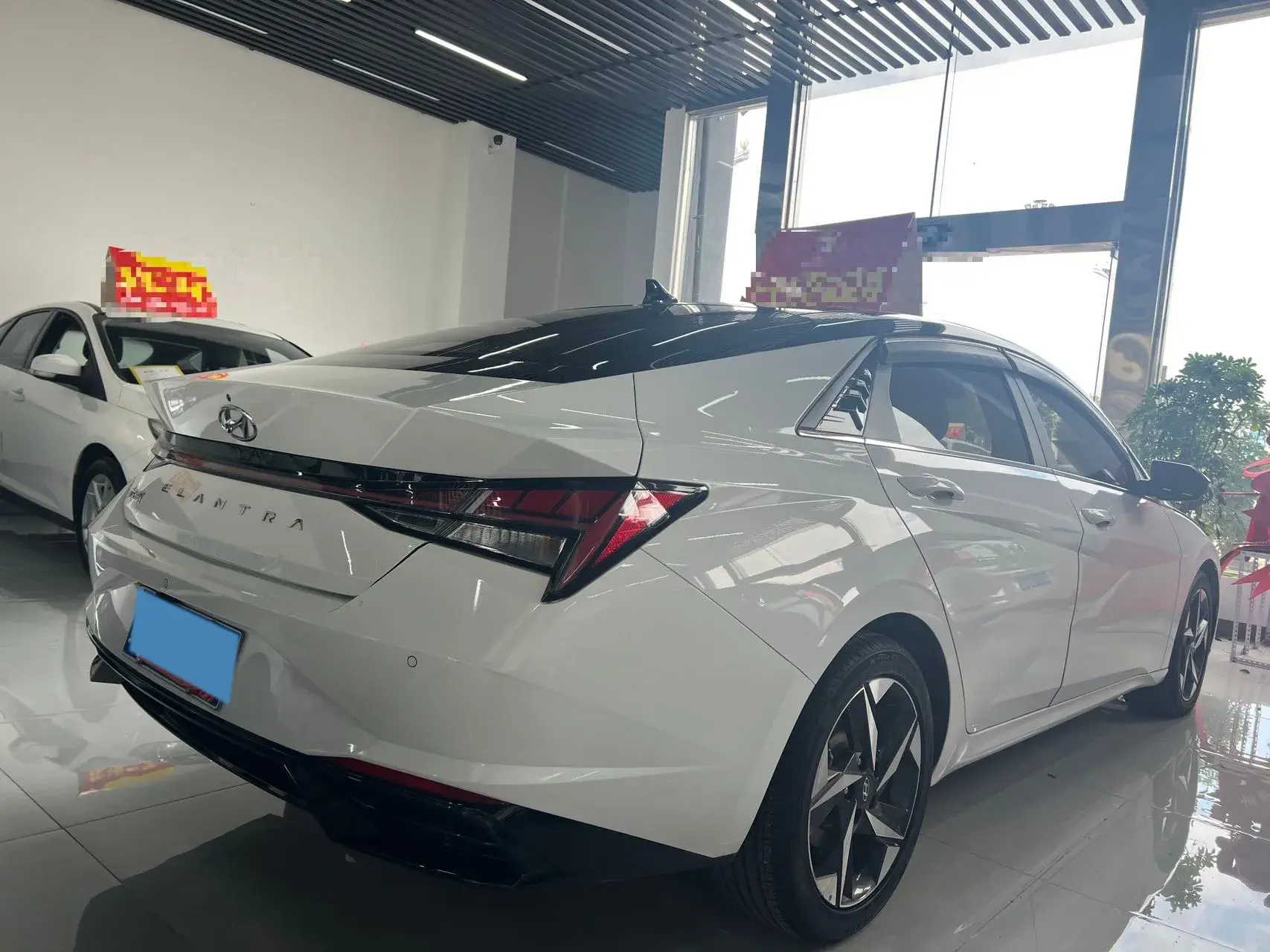 2022 HYUNDAI ELANTRA thumbnail 4