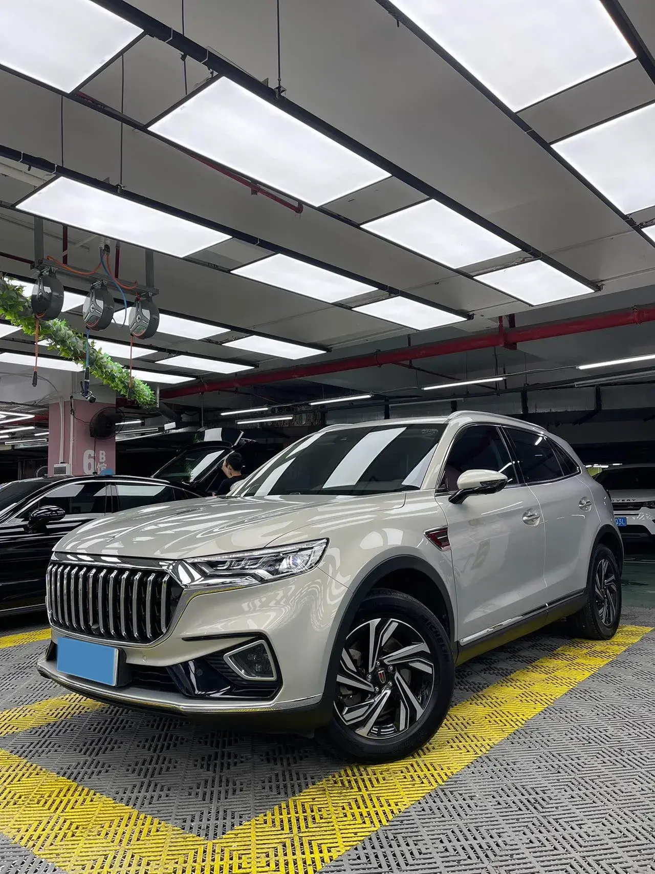 2019 HONGQI HS5 view 1