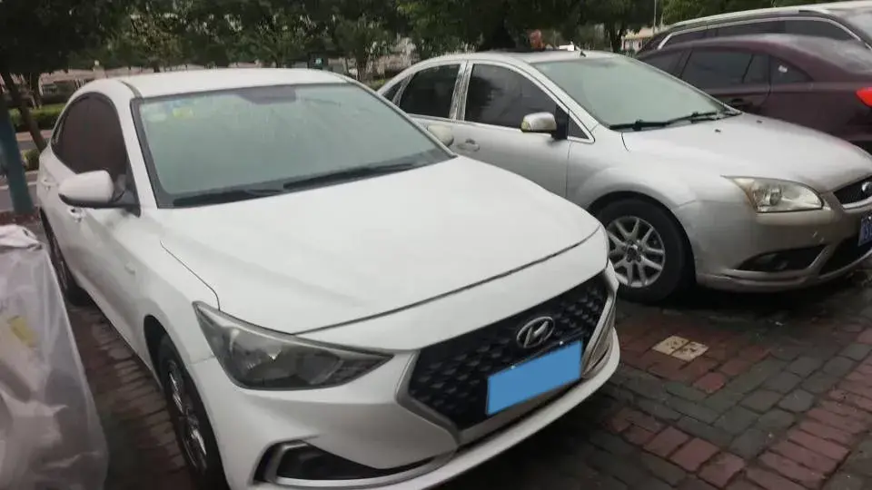 2017 HYUNDAI CELESTA thumbnail 3