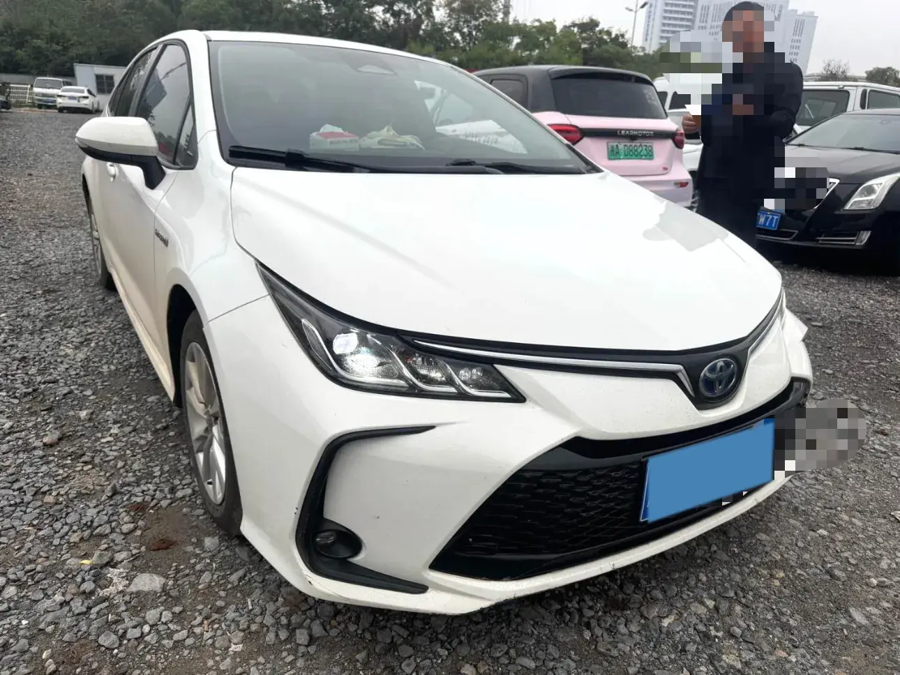 2023 TOYOTA COROLLA thumbnail 3