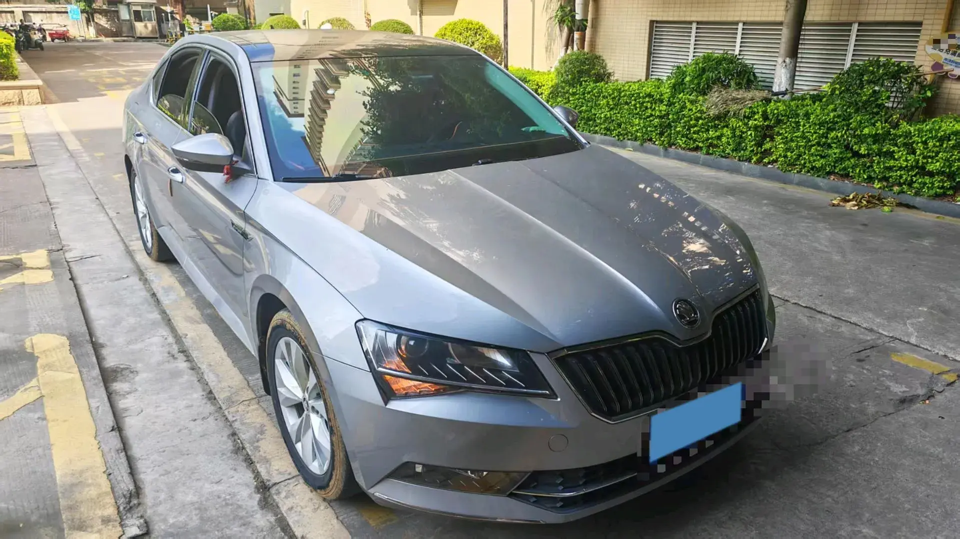 2018 SKODA SUPERB thumbnail 2