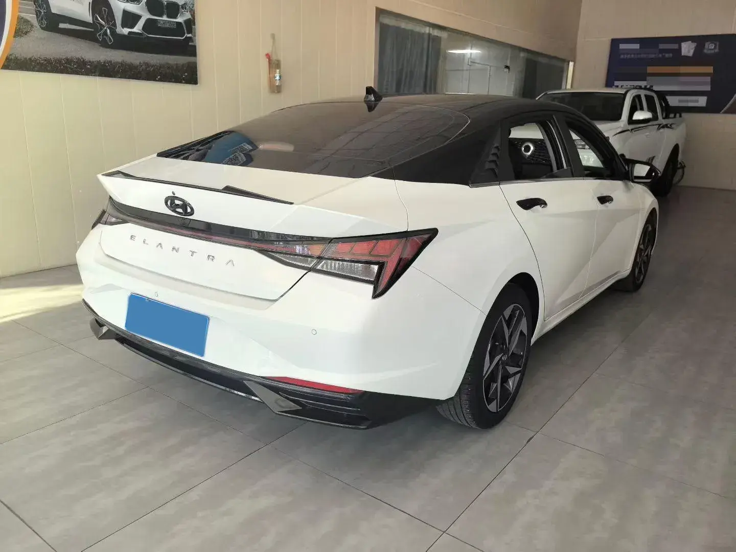 2022 HYUNDAI ELANTRA thumbnail 4