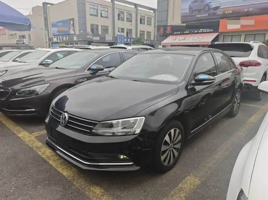 2018 VOLKSWAGEN SAGITAR view 1