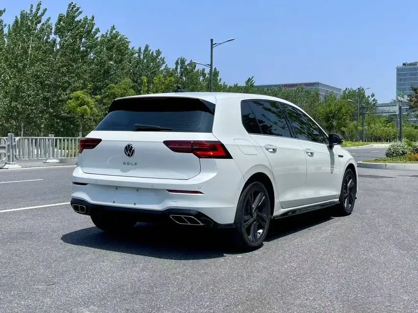 2021 VOLKSWAGEN GOLF thumbnail 4