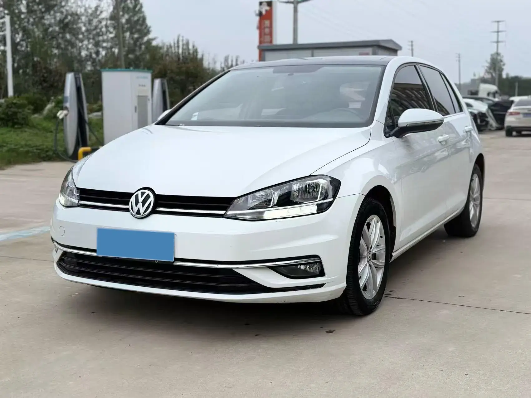 2018 VOLKSWAGEN GOLF view 1