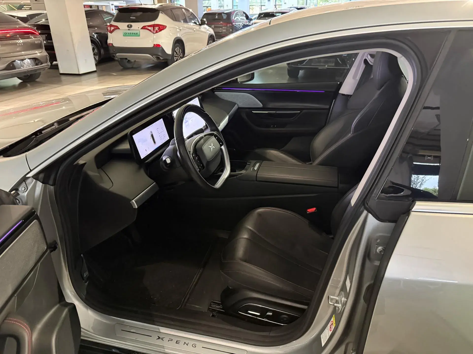 2022 XPENG P7 thumbnail 4