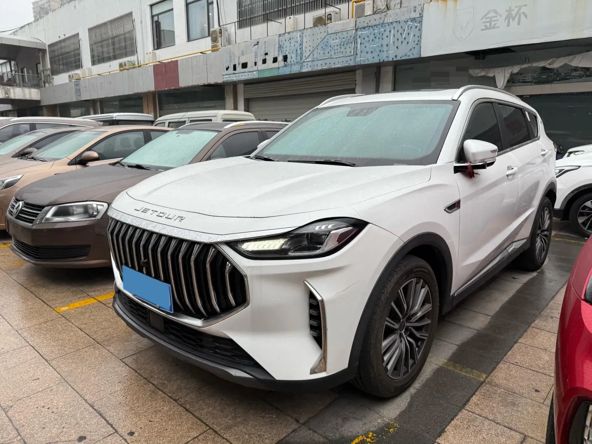 2023 JETOUR X70 view 1