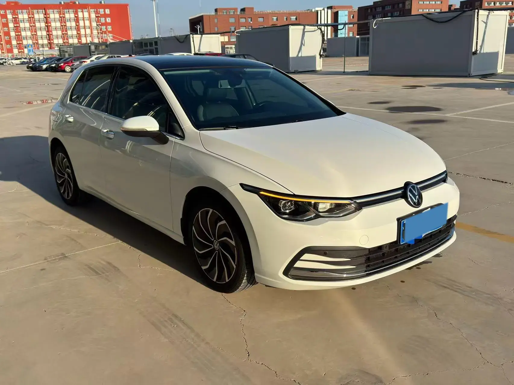 2021 VOLKSWAGEN GOLF thumbnail 2