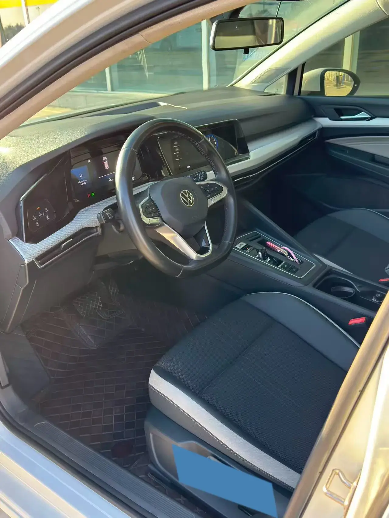 2021 VOLKSWAGEN GOLF thumbnail 3