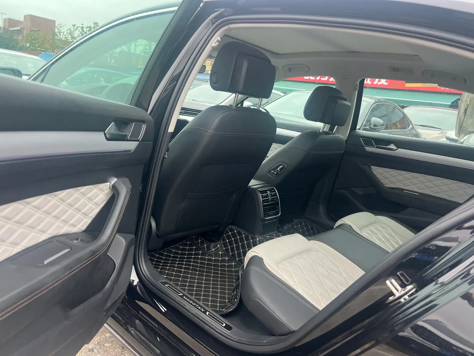 2023 VOLKSWAGEN MAGOTAN thumbnail 4