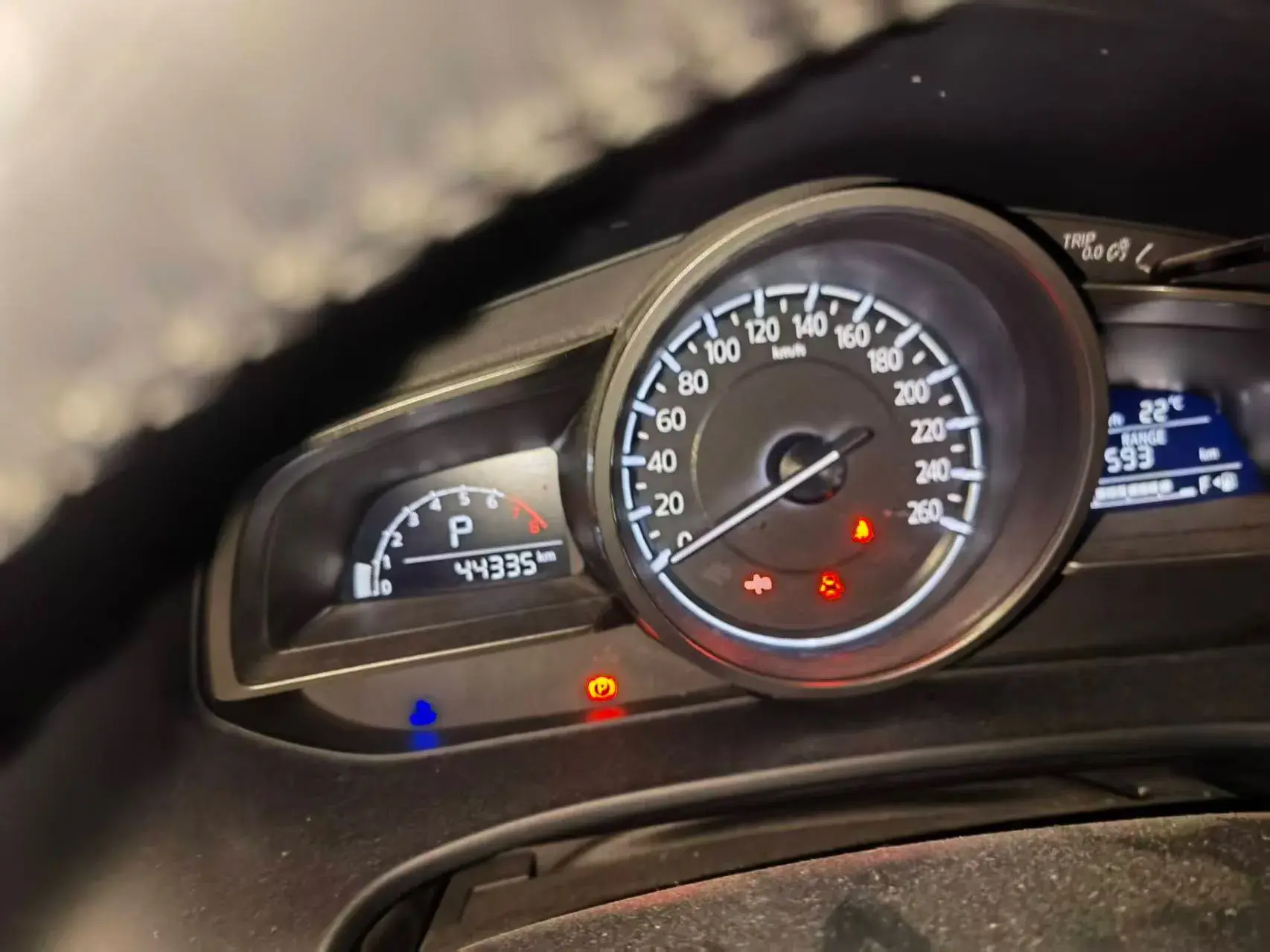 2018 MAZDA CX-4 thumbnail 3