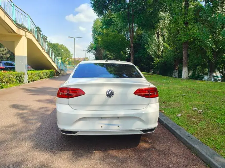 2021 VOLKSWAGEN LAMANDO thumbnail 4