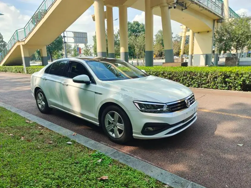 2021 VOLKSWAGEN LAMANDO thumbnail 3