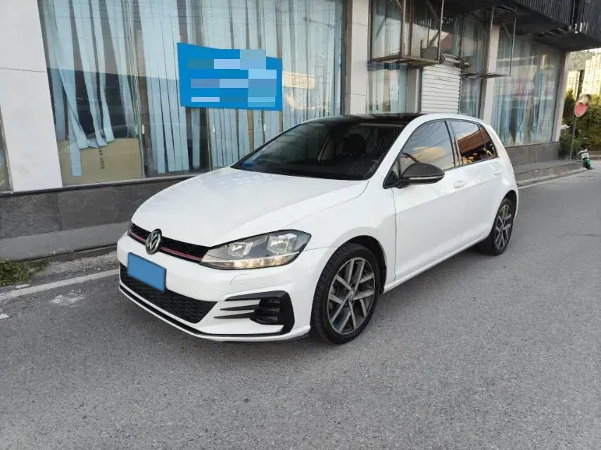 2018 VOLKSWAGEN GOLF view 1