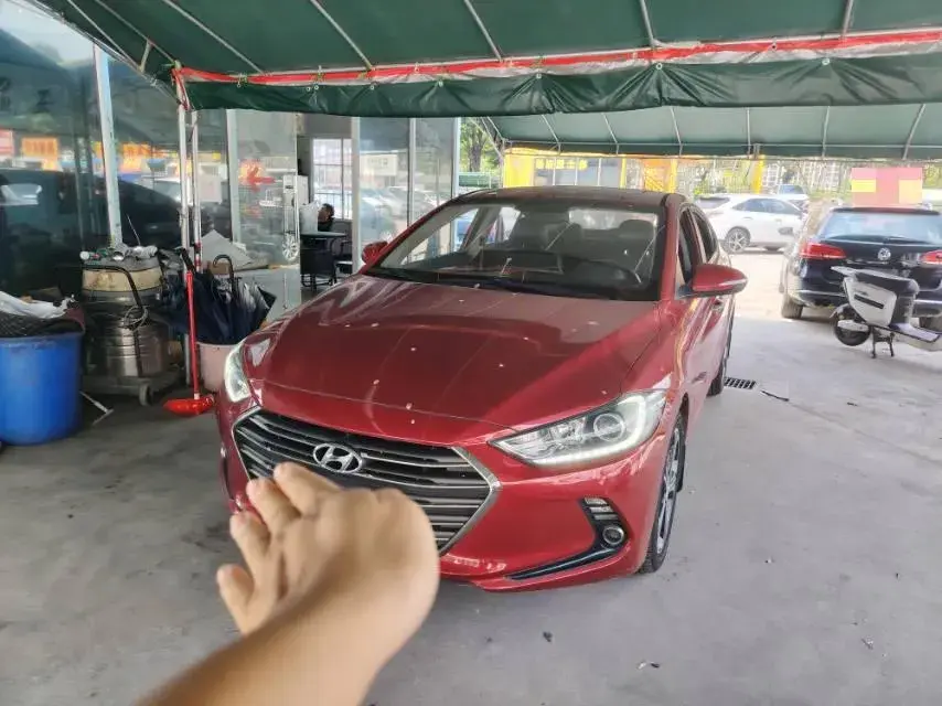 2018 HYUNDAI ELANTRA view 1