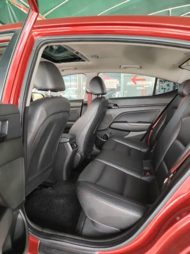 2018 HYUNDAI ELANTRA thumbnail 4