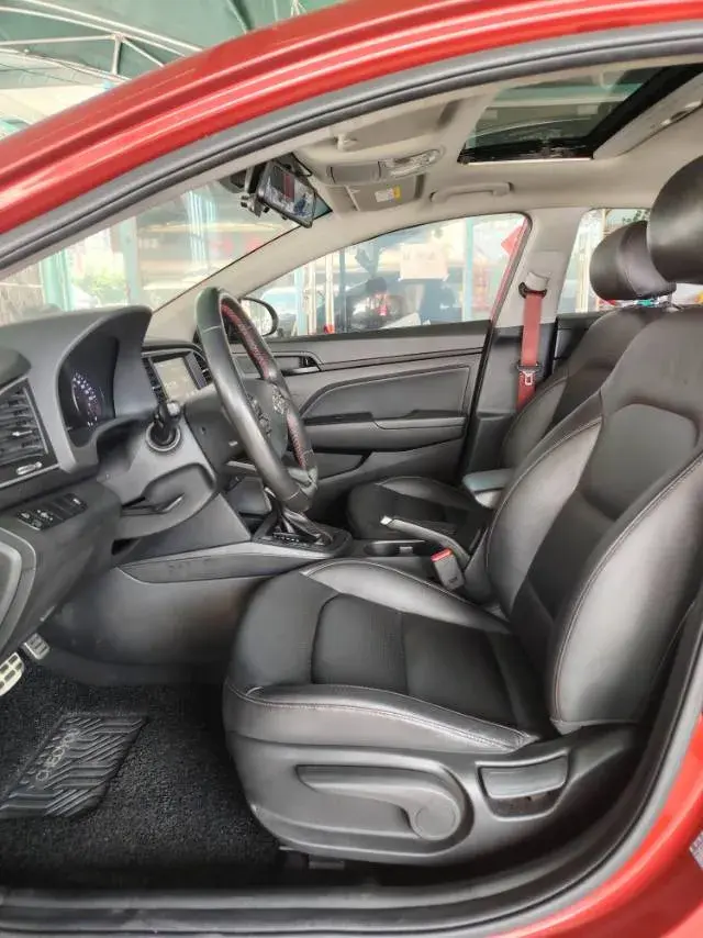 2018 HYUNDAI ELANTRA thumbnail 2