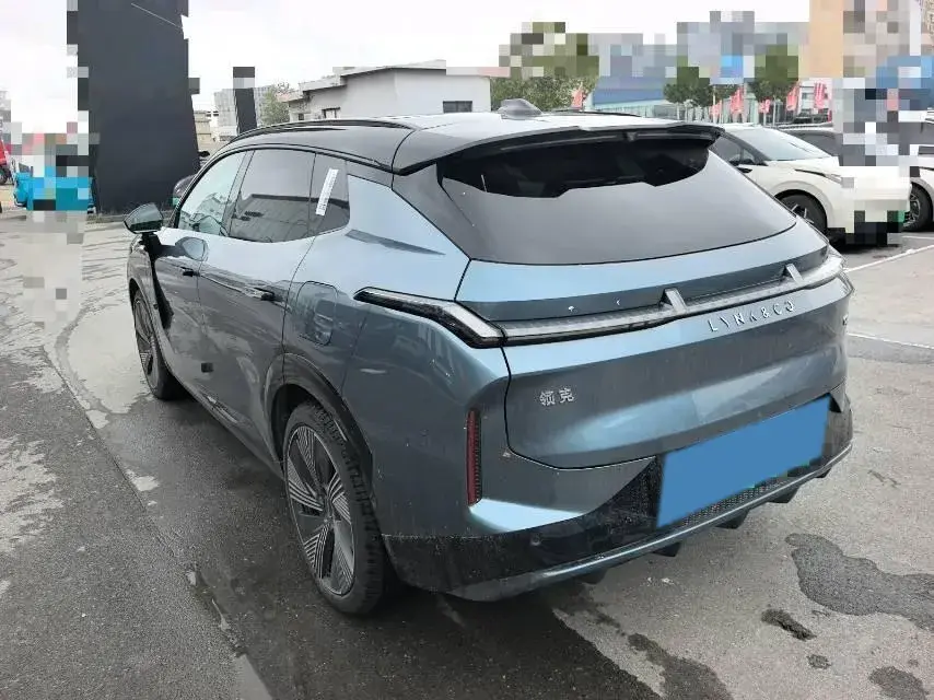 2025 LYNK&CO 08 thumbnail 2