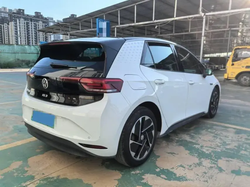 2023 VOLKSWAGEN ID.3 thumbnail 3