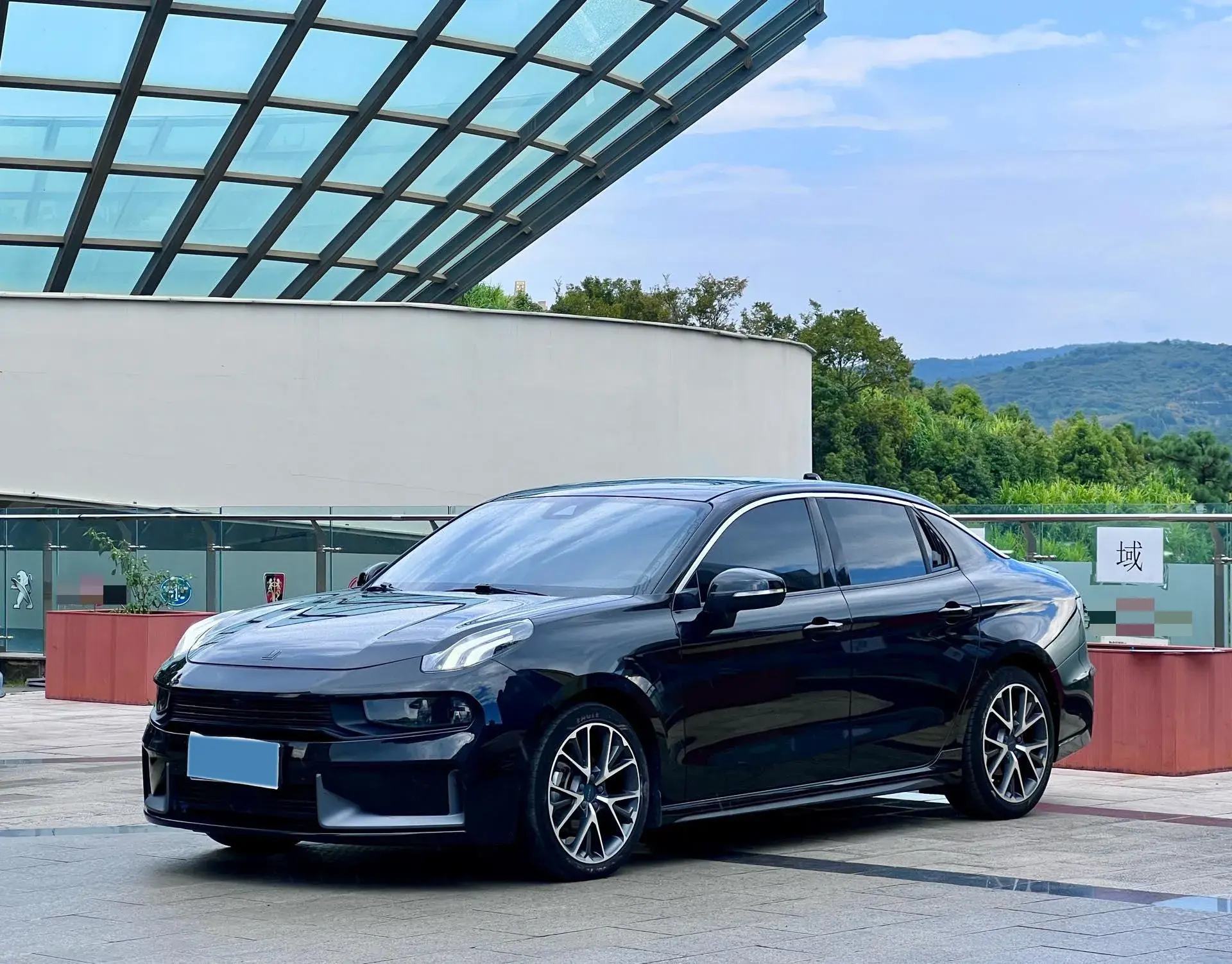 2022 LYNK&CO 03 view 1