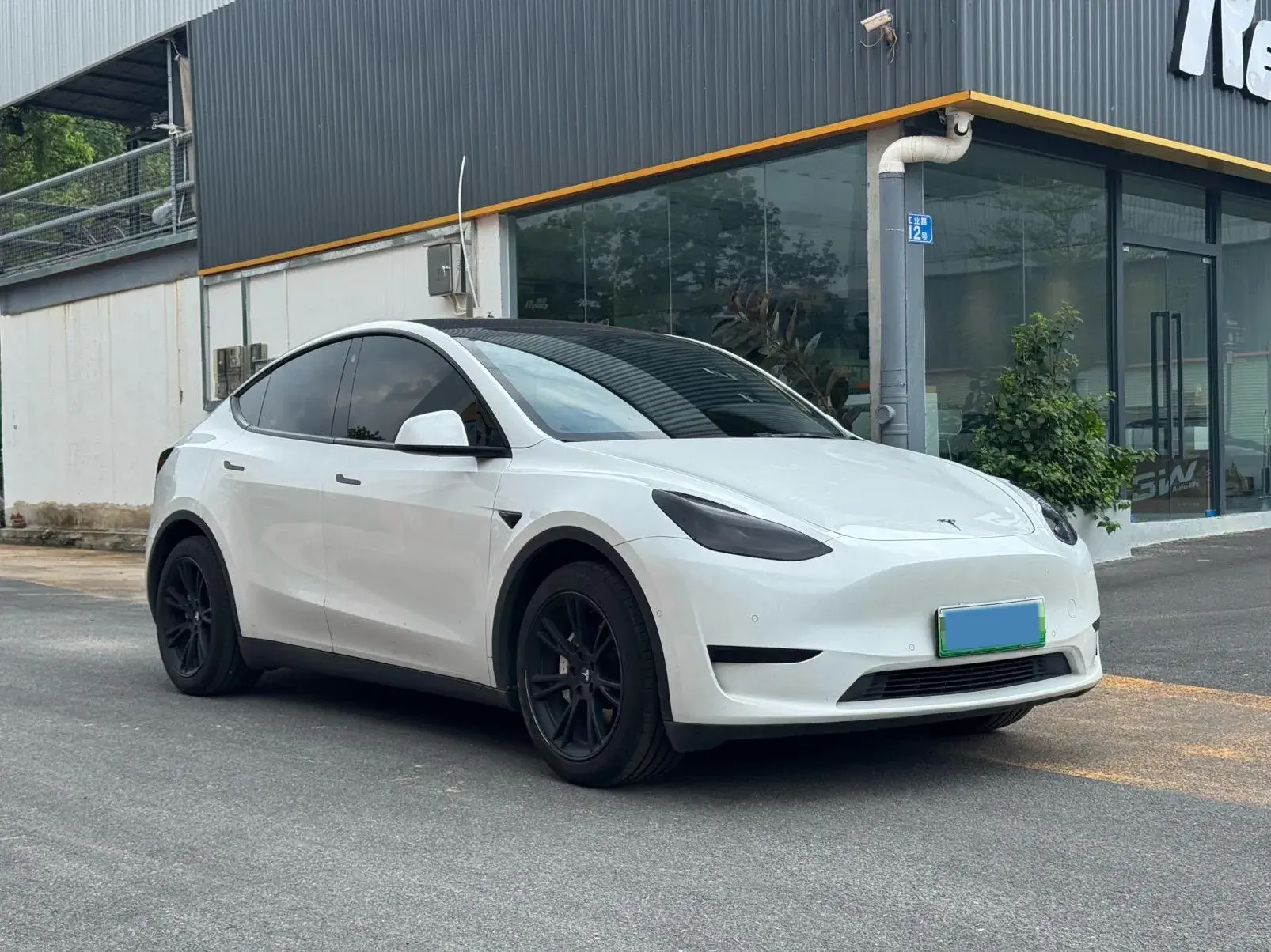 2022 TESLA MODEL thumbnail 3