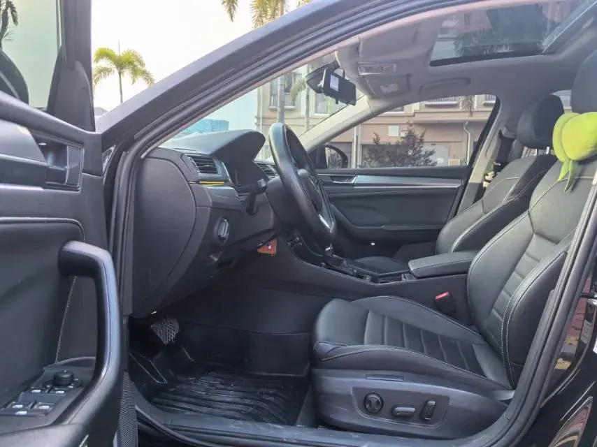 2023 SKODA SUPERB thumbnail 4