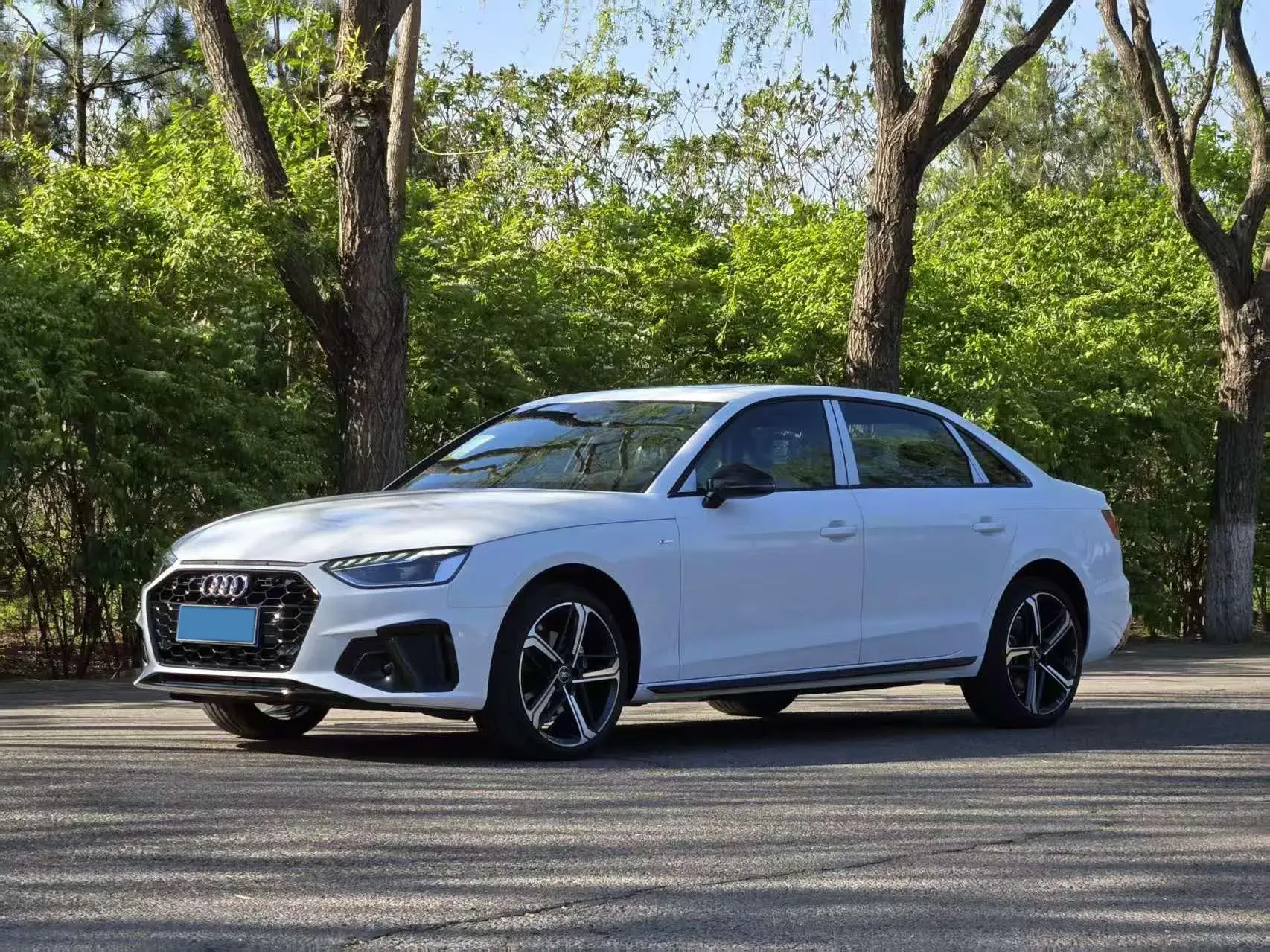 2024 AUDI A4L view 1