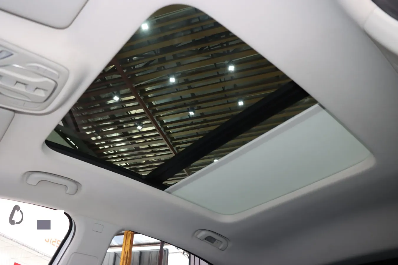 2022 Roewe Whale 2.0T 231HP L4 8AT,autocango,china used car exporter,china ev exporter,chinese used car exporter,chinese used ev exporter