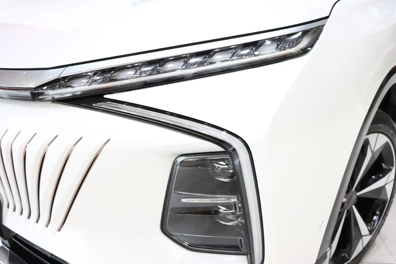 2022 Roewe Whale 2.0T 231HP L4 8AT,autocango,china used car exporter,china ev exporter,chinese used car exporter,chinese used ev exporter