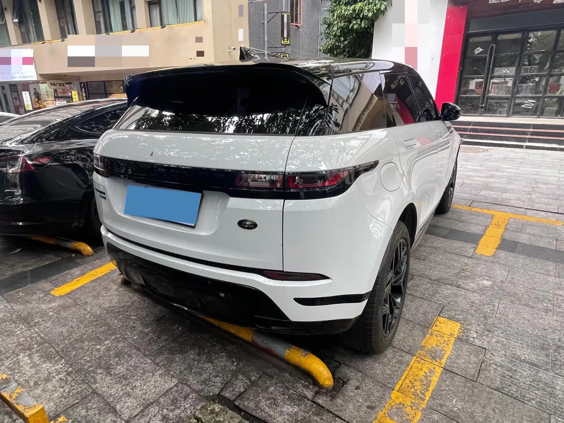 2021 LAND ROVER thumbnail 4