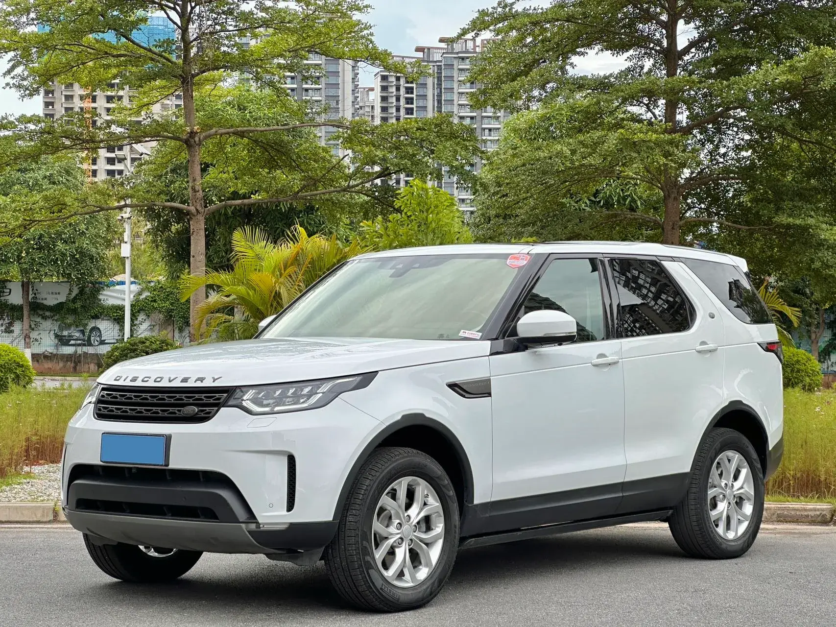 2017 LAND ROVER view 1