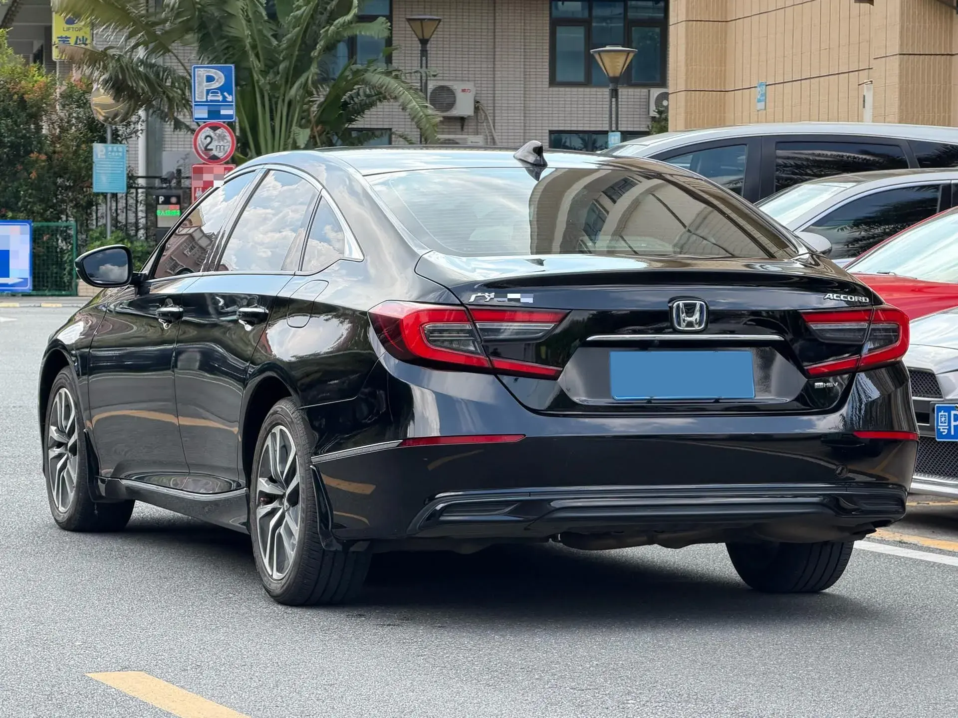 2022 HONDA ACCORD thumbnail 3