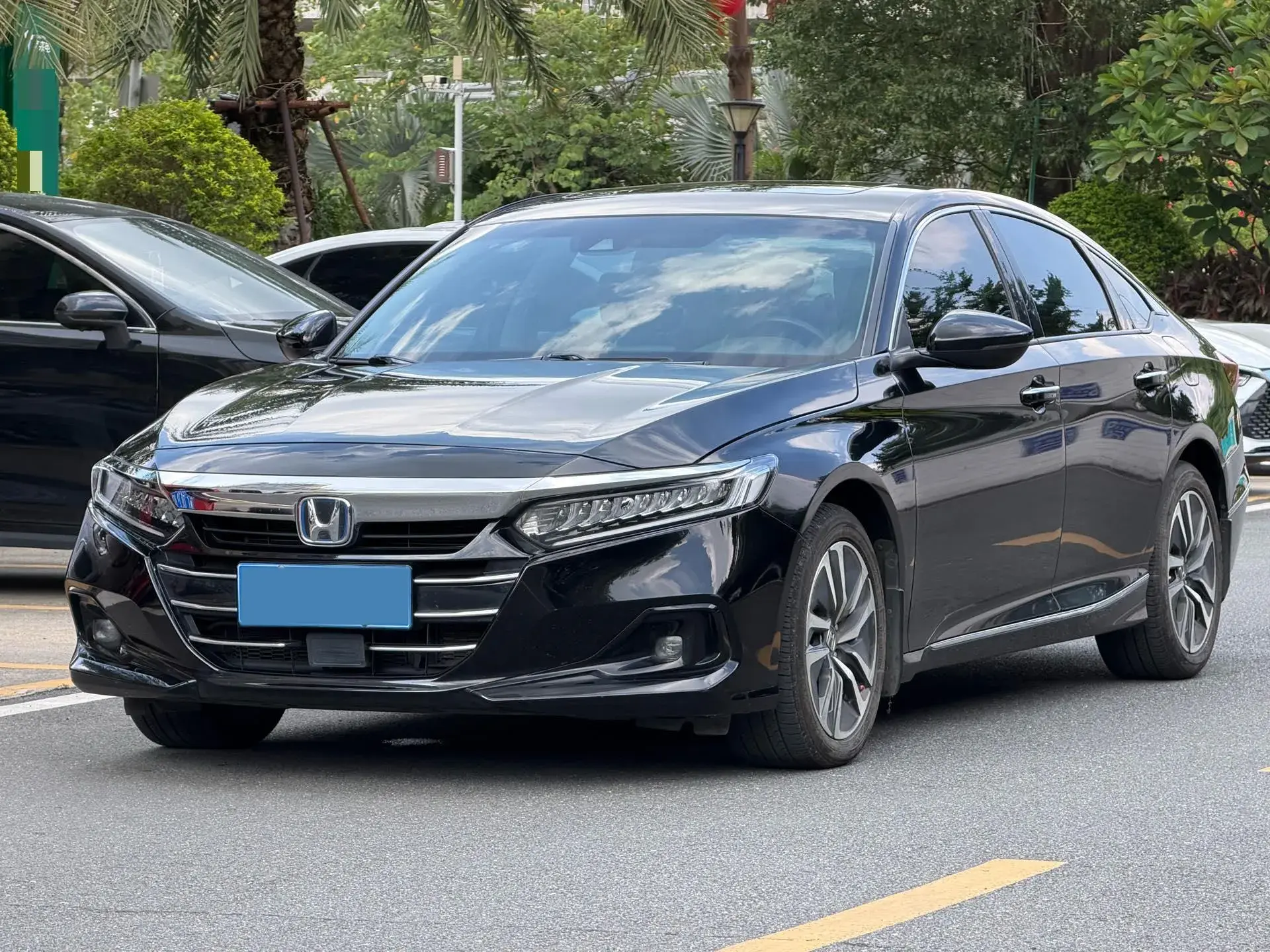 2022 HONDA ACCORD view 1