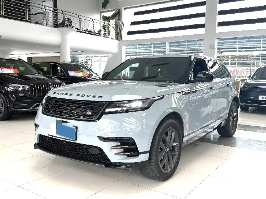 2024 LAND ROVER view 1