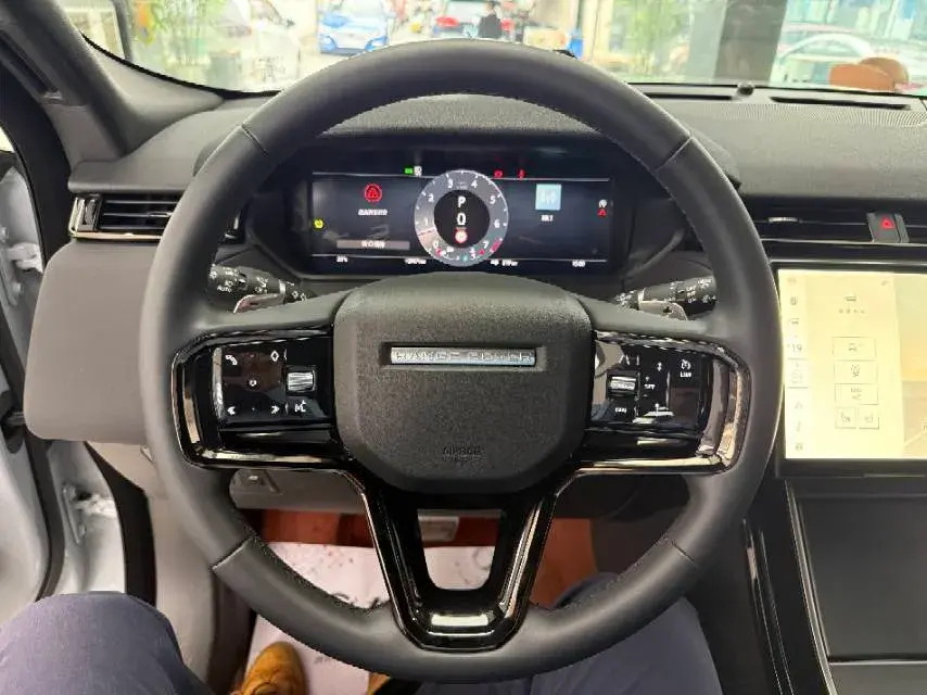 2024 LAND ROVER thumbnail 3