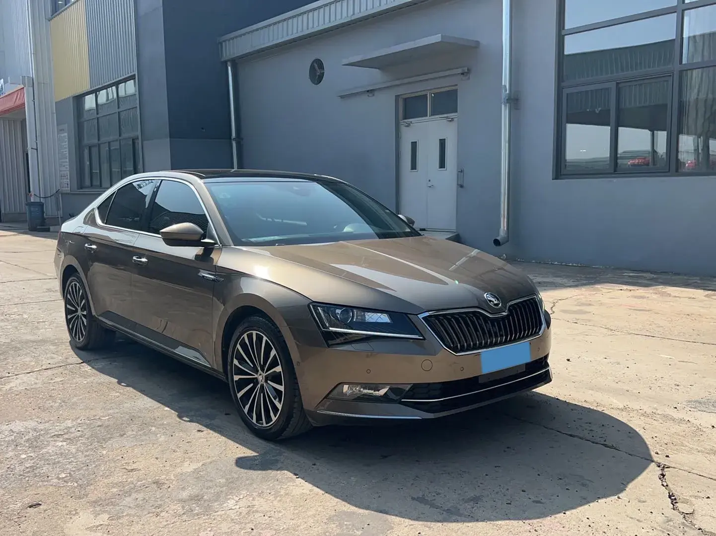 2018 SKODA SUPERB thumbnail 2